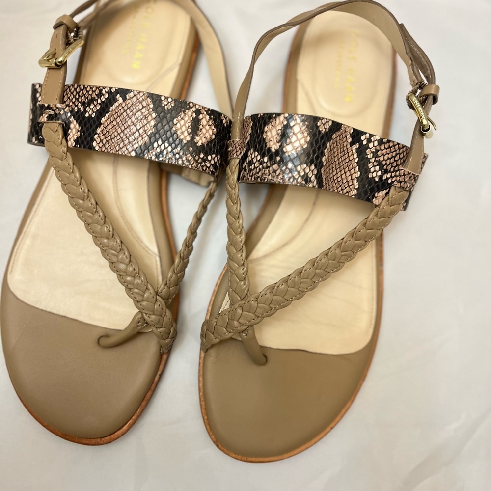 The Cole Hahn Grand Anica Genuine Leather Thong Sandal. Size 11B